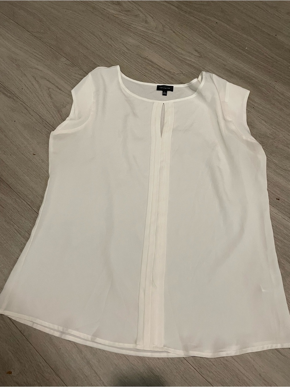 The Limited White Keyhole Pleated Cap-Sleeve Blouse